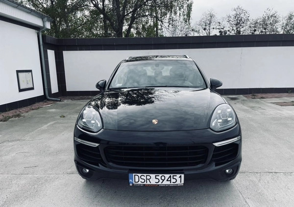Porsche Cayenne cena 181900 przebieg: 258100, rok produkcji 2015 z Gościno małe 232